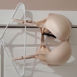 Victoria's Secret Bombshell Add 2 Cups Size 36 D LIKE NEW